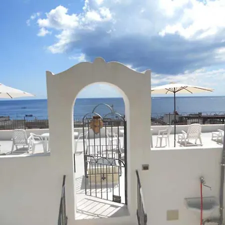Eoliando Per - Lipari Mare Feriehus *
